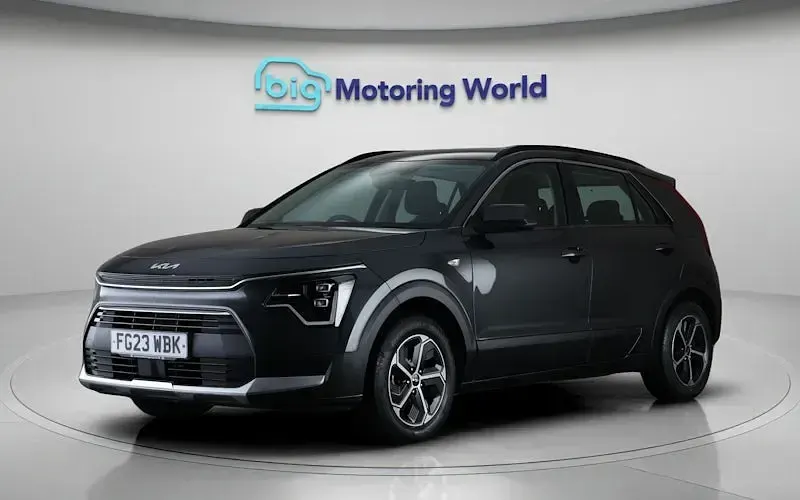 Gebraucht Kia Niro 141 PS (103 kW) 2023 Grau SUV