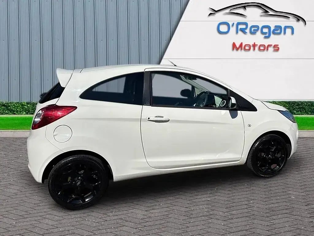 Usado Ford Ka Zetec 69 HP (50 kW) 2016 Branco Citadino