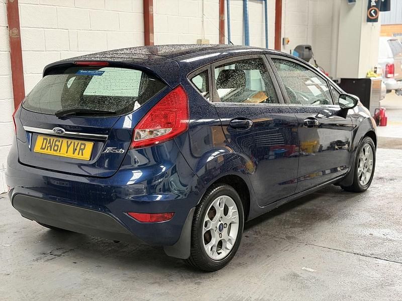 Used Ford Fiesta Zetec 81 HP (59 kW) 2011 Blue Hatchback