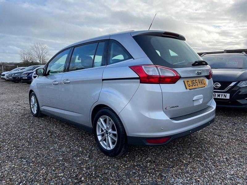 Usado Ford Grand C-Max Zetec 120 HP (88 kW) 2015 Prateado Monovolume