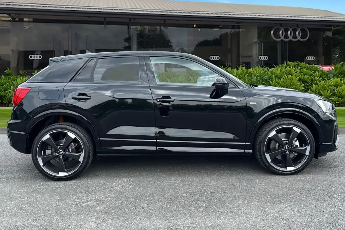 Usado Audi Q2 Black Edition 2026 Negro SUV