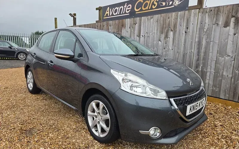 Used Peugeot 208 Active 68 HP (50 kW) 2014 Hatchback