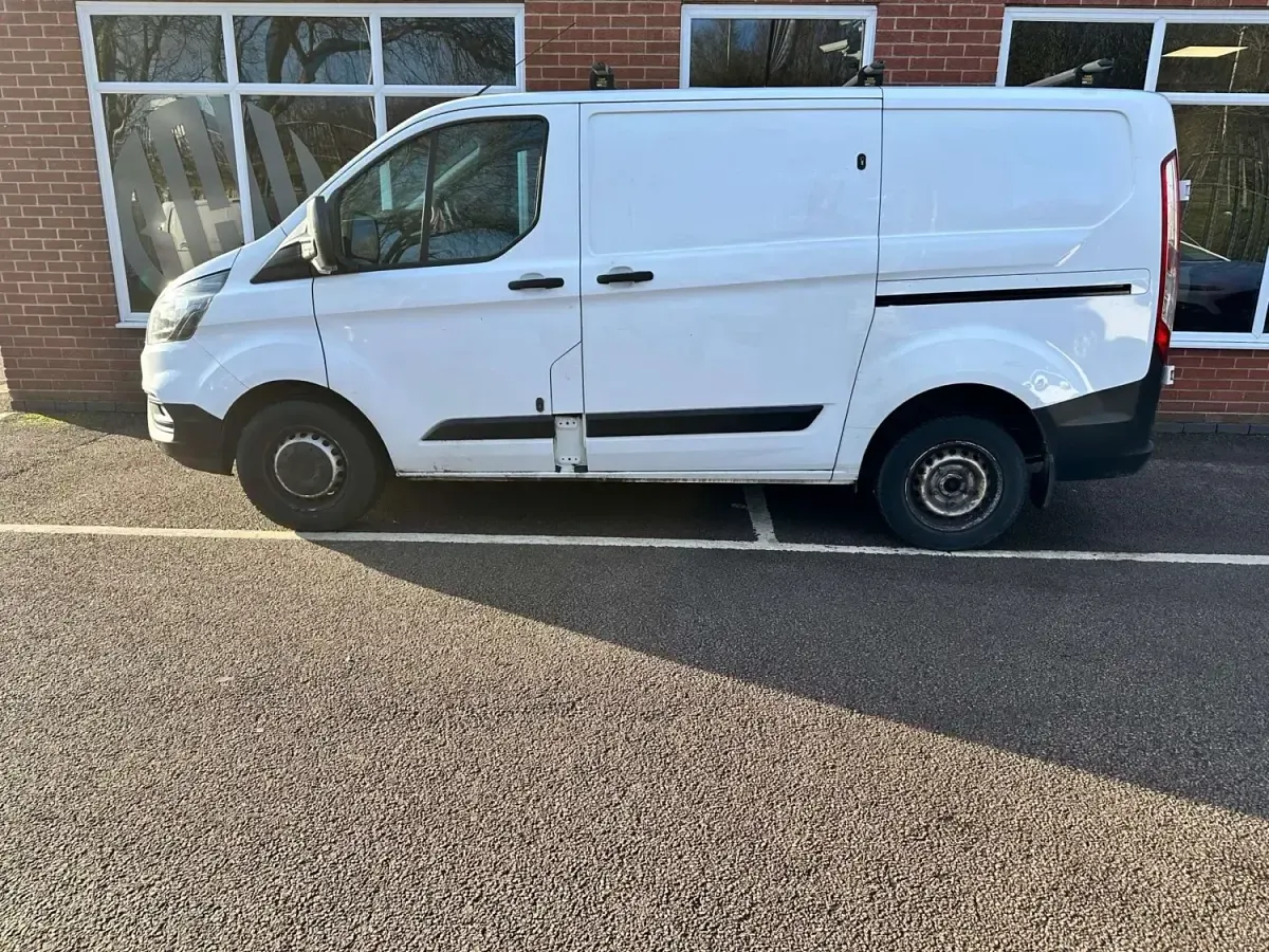 Used Ford Transit Custom 105 HP (77 kW) 2020 White Van