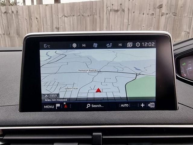 Used Peugeot 3008 Allure 130 HP (95 kW) 2019 White Hatchback