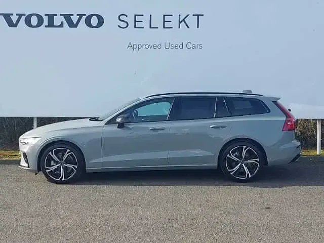 New Volvo V60 Plus 197 HP (144 kW) 2026 Estate