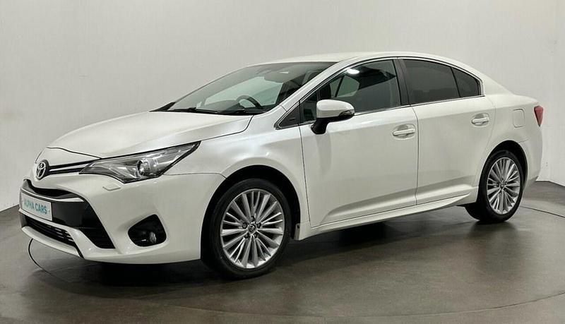 Used Toyota Avensis 143 HP (105 kW) 2016 White Sedan