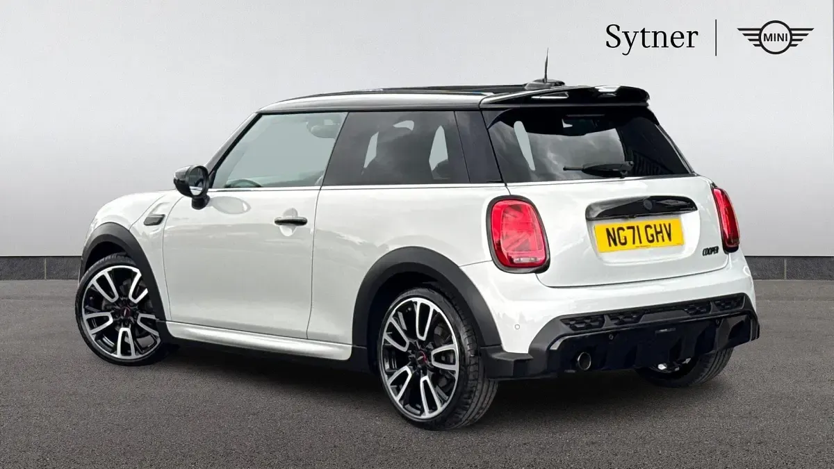 Used Mini Cooper Hatch 134 HP (98 kW) 2021 Silver Hatchback