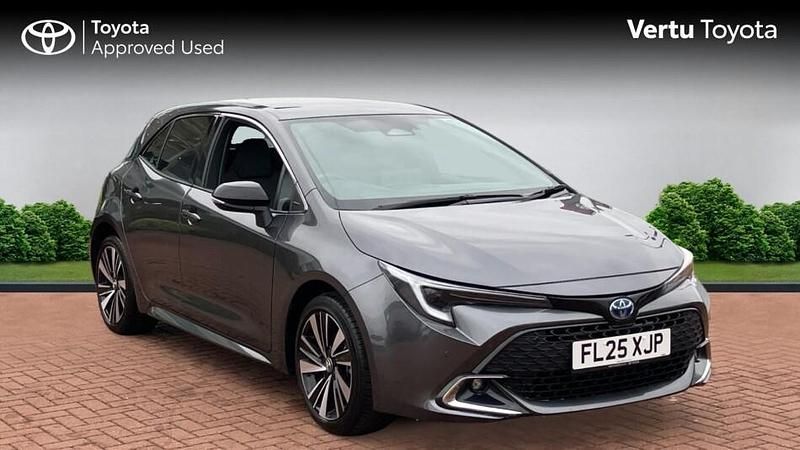 Usado Toyota Corolla Design 140 HP (102 kW) 2025 Cinzento Citadino