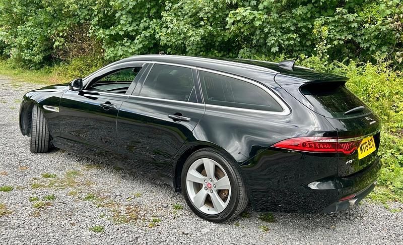 Begagnad Jaguar XF Portfolio 2019 Svart Sedan