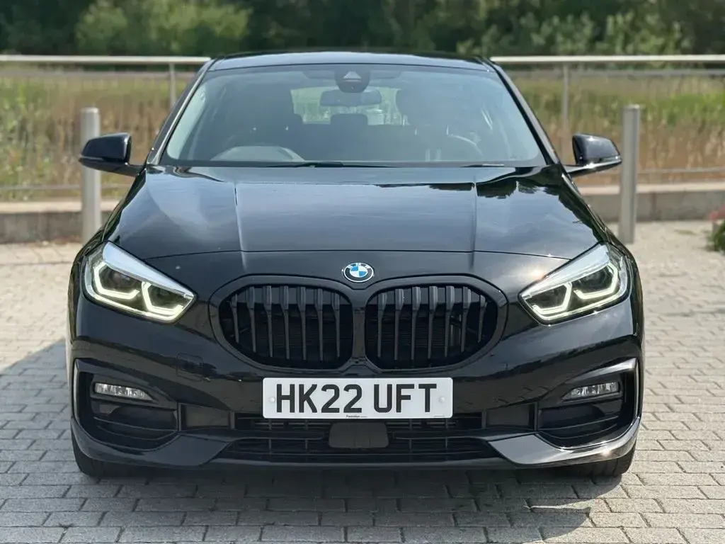 Used BMW 118 Sport Line 136 HP (100 kW) 2022 Black Hatchback