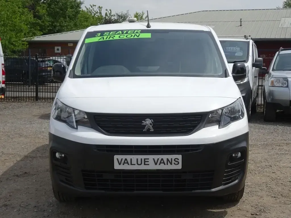 Used Peugeot Partner 2022 White MPV