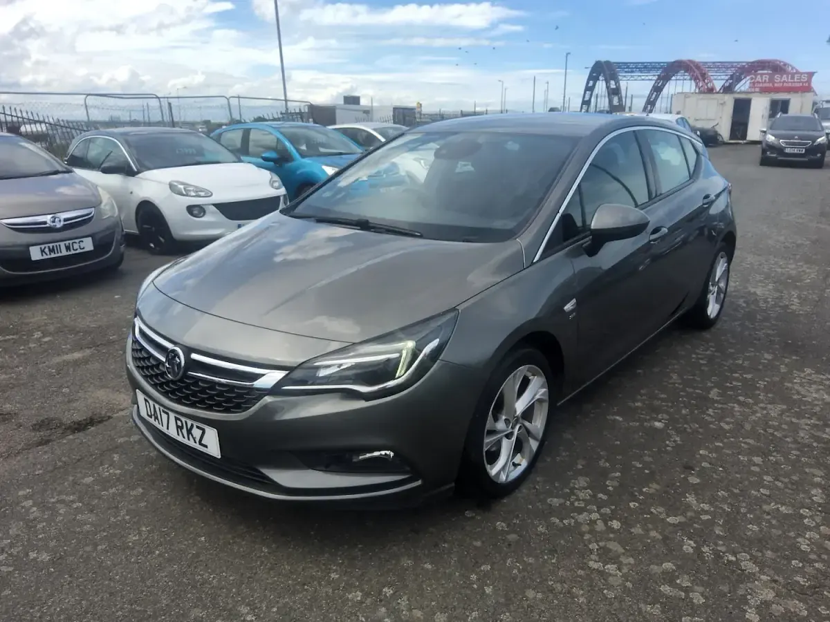 Used Vauxhall Astra SRi 105 HP (77 kW) 2017 Grey Hatchback