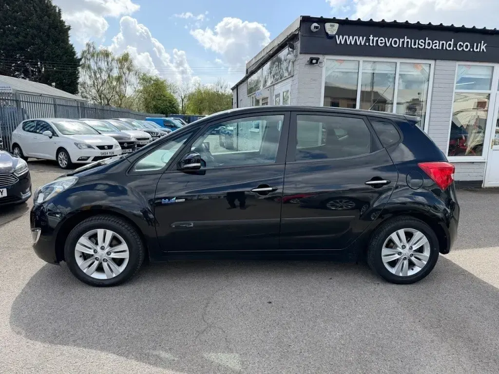 Used Hyundai ix20 Style 90 HP (66 kW) 2012 Black Hatchback