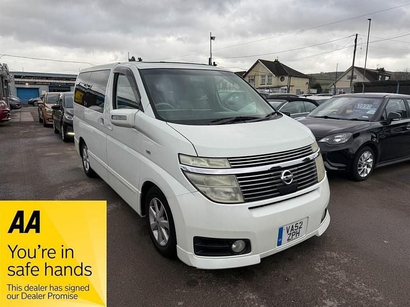Used Nissan Elgrand 2002 White MPV