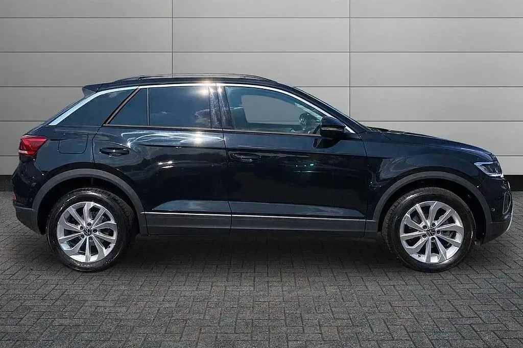 Used VW T-Roc Match 150 HP (110 kW) 2025 Grenadilla black SUV