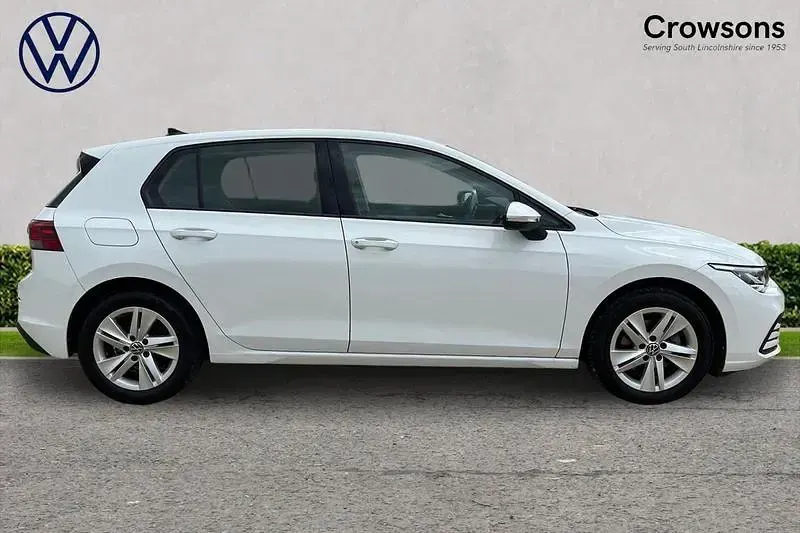 Used VW Golf VII Life 130 HP (95 kW) 2021 White Hatchback