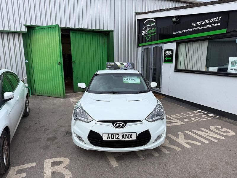 Used Hyundai Veloster 140 HP (102 kW) 2012 White Coupe