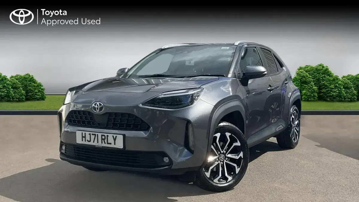 Used Toyota Yaris Hybrid Design 116 HP (85 kW) 2021 Grey