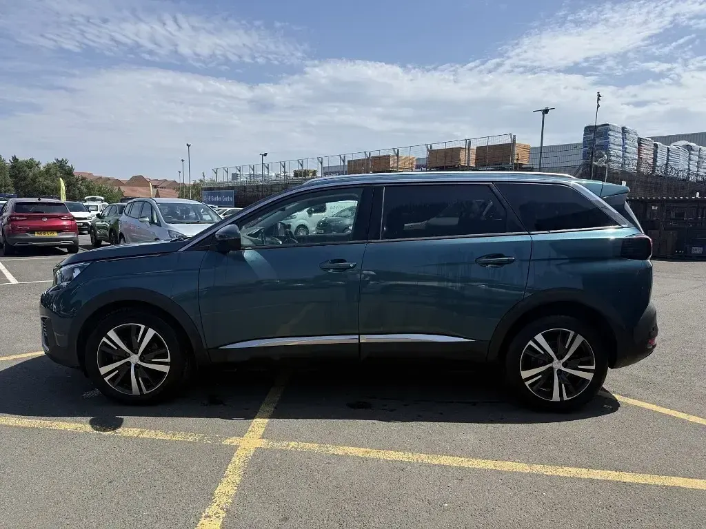 Used Peugeot 5008 Allure 130 HP (95 kW) 2019 Green SUV