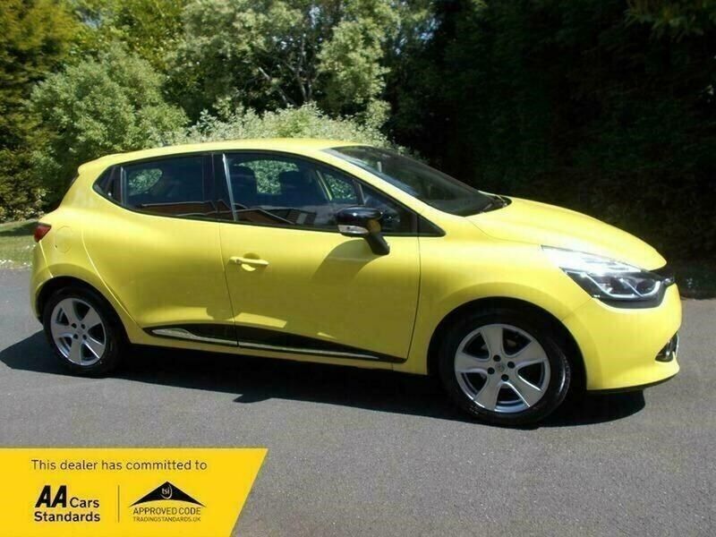 Yellow Used 2013 Renault Clio IV Dynamique Hatchback | £3,995 (Fair price) - Image 1/4