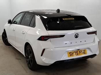 Used Vauxhall Astra 130 HP (95 kW) 2025 White Hatchback
