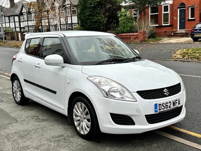 White Used 2013 Suzuki Swift SZ3 Hatchback | £3,999 (Good price) - Image 1/4