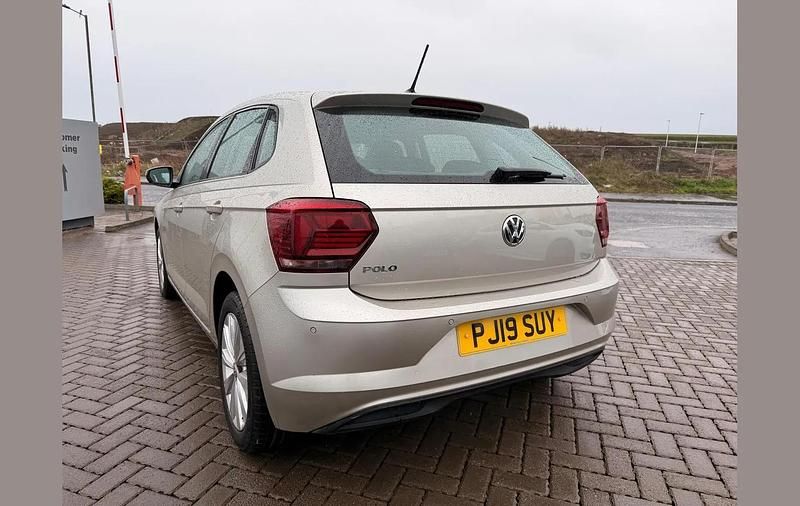 Used VW Polo SEL 113 HP (83 kW) 2019 Silver Hatchback
