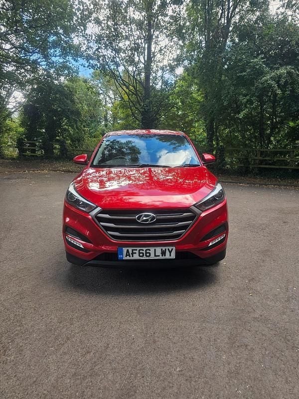 Red Used 2016 Hyundai Tucson SUV | £5,995 (Fair price) - Image 1/4