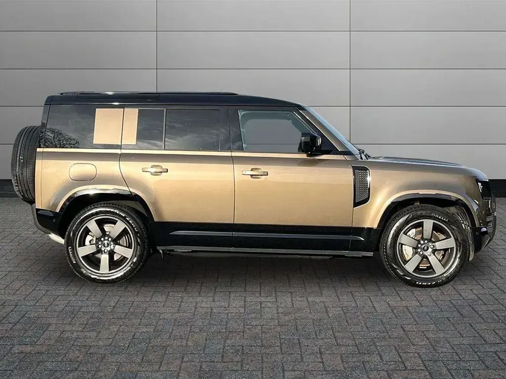 Used Land Rover Defender HSE Dynamic 344 HP (253 kW) 2024 Brown SUV