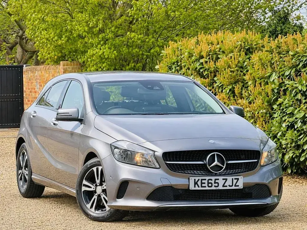 Used Mercedes A180 Executive 122 HP (89 kW) 2015 Grey Hatchback