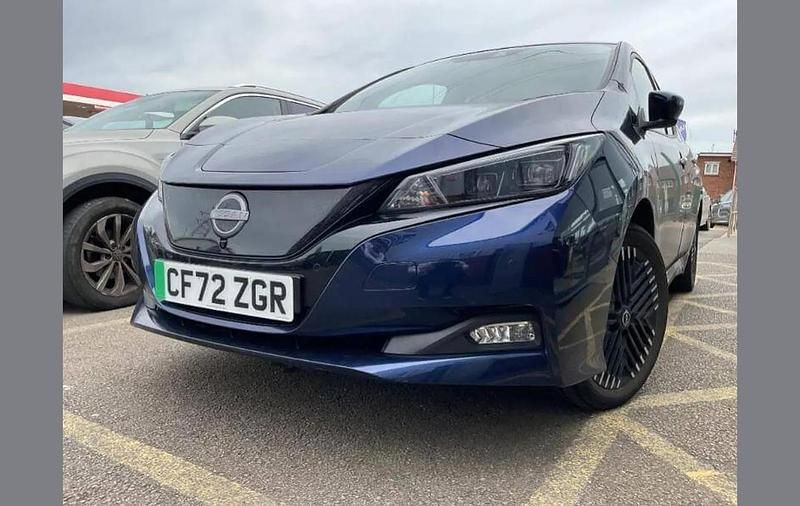 Used Nissan Leaf Tekna 108 kW (147 HP) 2023 Blue Hatchback