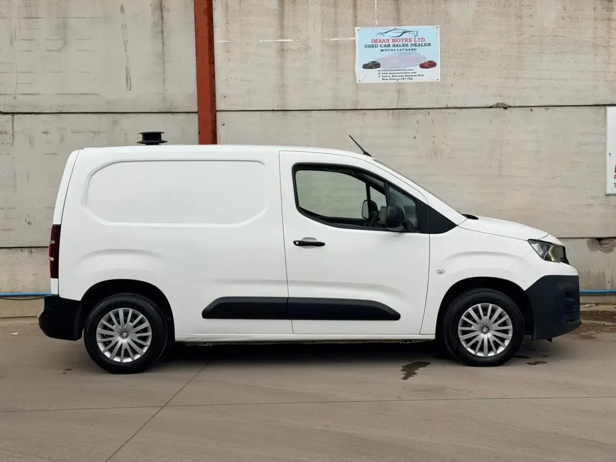 Second-hand Peugeot Partner 131 CP (96 kW) 2019 Alb Monovolum