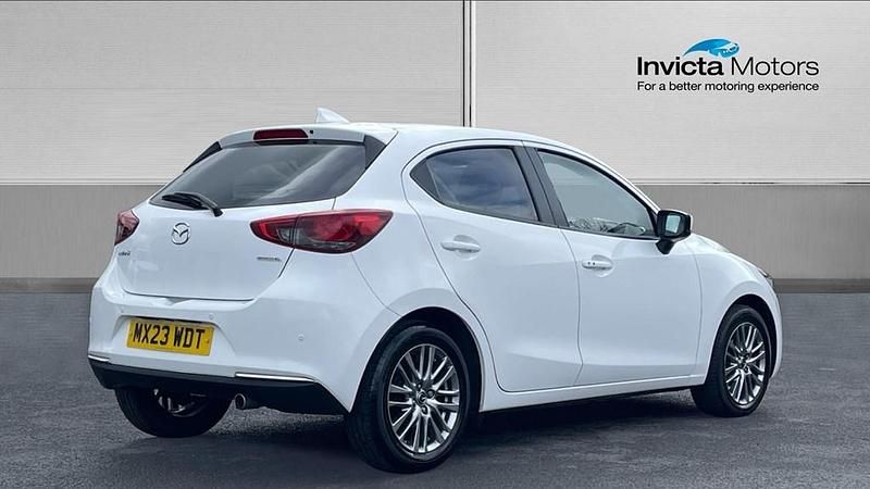 Begagnad Mazda 2 Inclusive 116 HK (85 kW) 2023 Vit Halvkombi