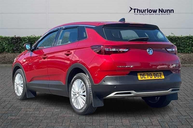 Used Vauxhall Grandland X Business Edition 130 HP (95 kW) 2020 Red SUV