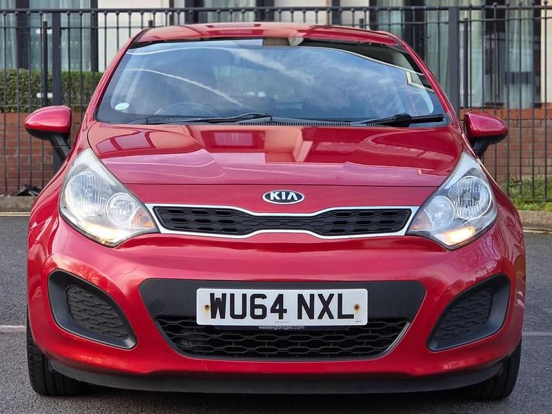 Used Kia Rio 85 HP (62 kW) 2014 Red Hatchback
