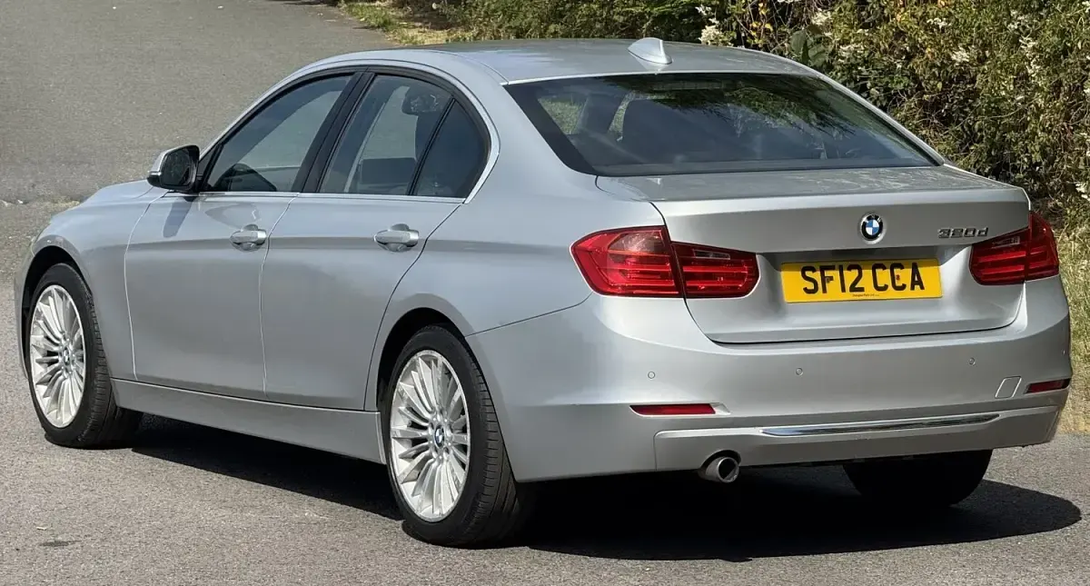Used BMW 320 Luxury Line 184 HP (135 kW) 2012 Silver Sedan