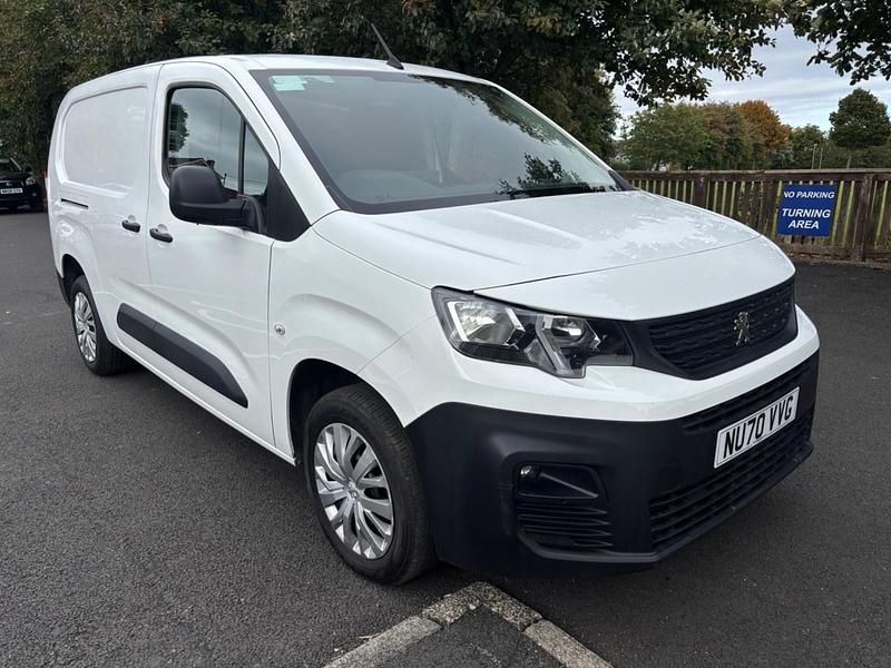 White Used 2020 Peugeot Partner MPV | £7,995 (A bit pricey) - Image 1/4