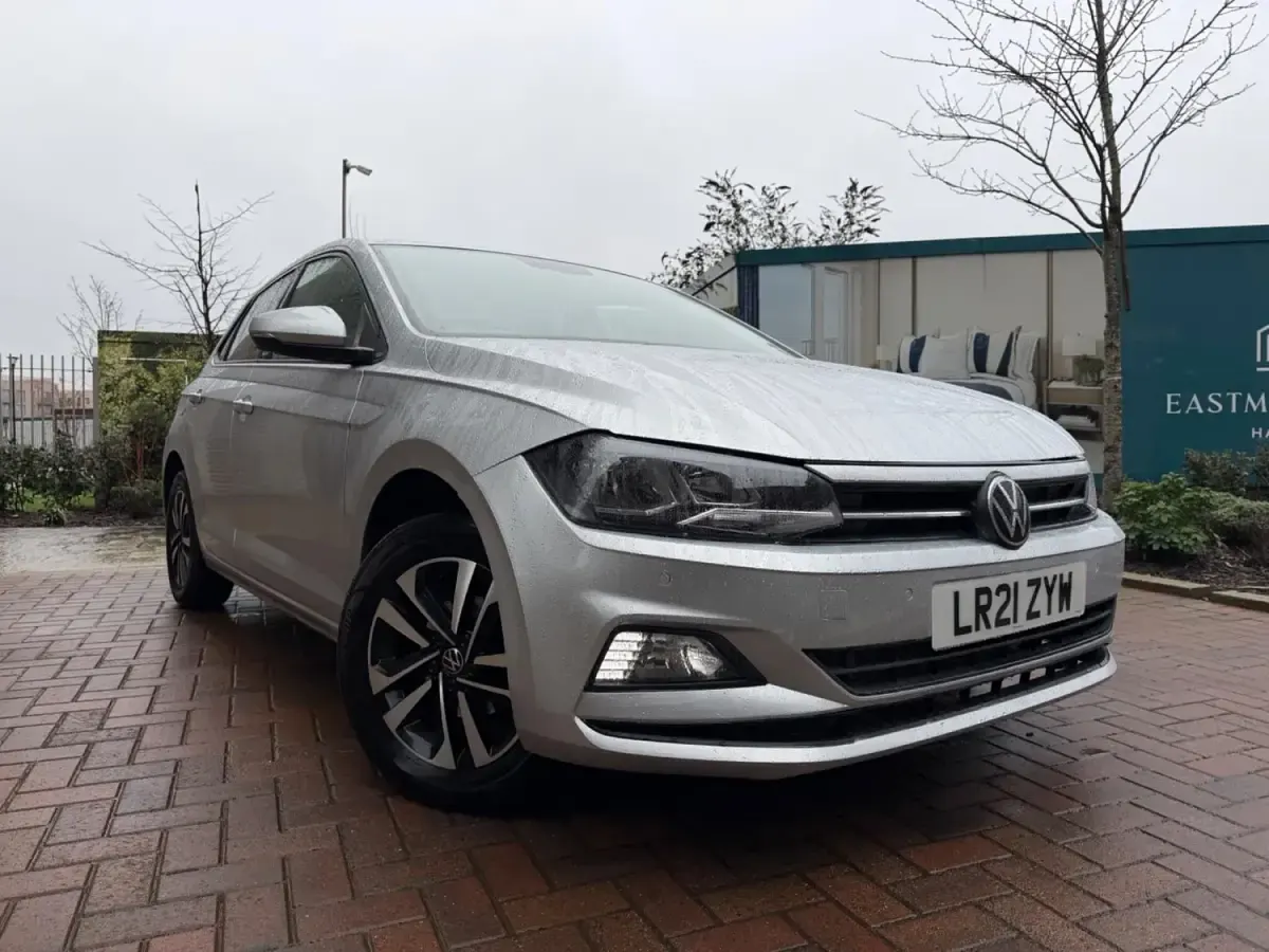 Begagnad VW Polo United 2021 Silver Halvkombi