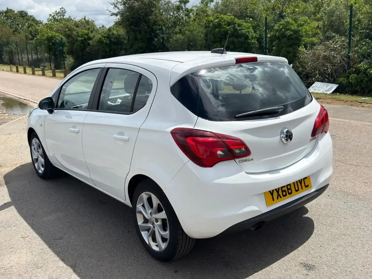 Used Vauxhall Corsa 2018 White Hatchback