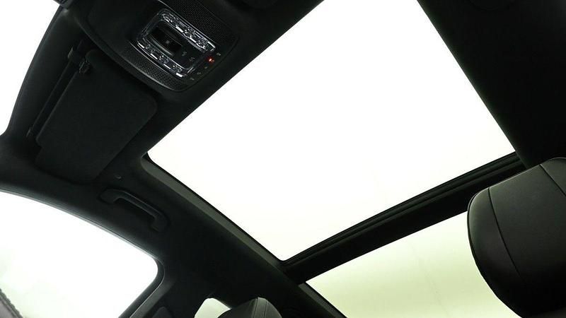 Image 2/4