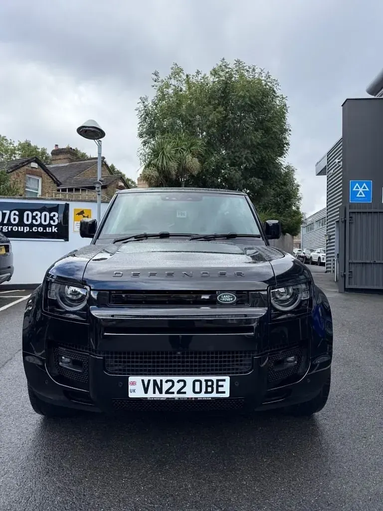 Usado Land Rover Defender S 525 CV (386 kW) 2022 Negro SUV