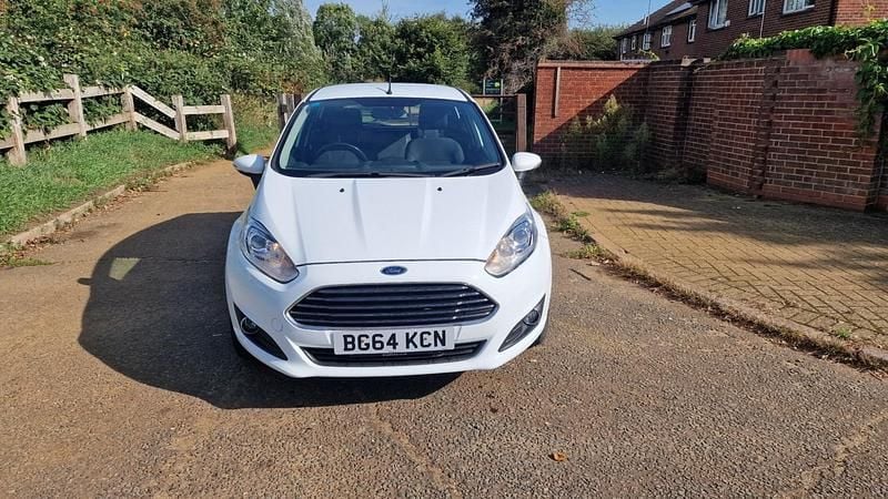 White Used 2014 Ford Fiesta Zetec Hatchback | £4,750 (Super price) - Image 1/4