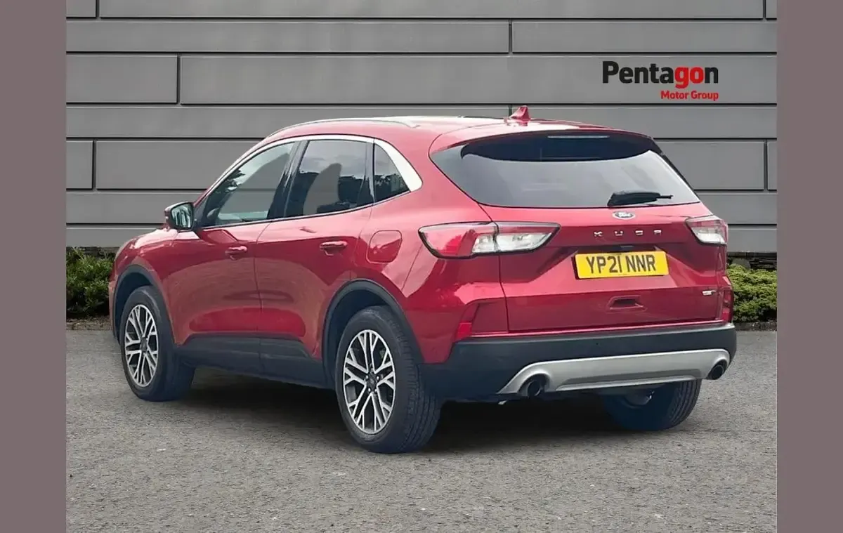 Used Ford Kuga Titanium 150 HP (110 kW) 2021 Red SUV