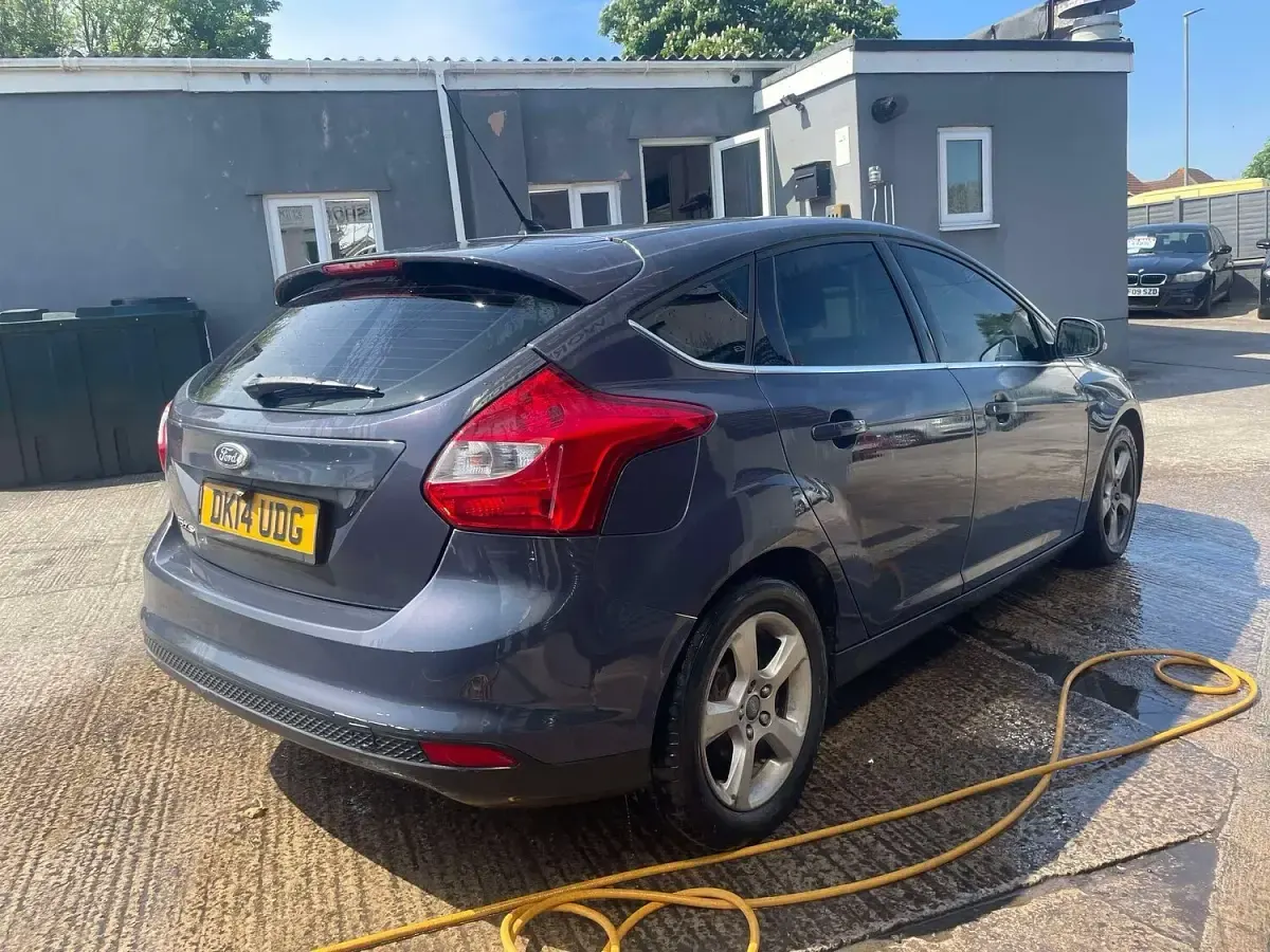 Used Ford Focus Zetec 115 HP (84 kW) 2014 Grey Hatchback