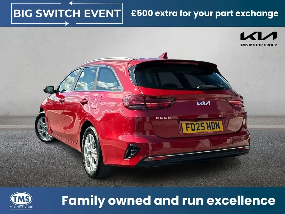 Używany Kia Ceed 138 KM (101 kW) 2025 Czerwony Hatchback