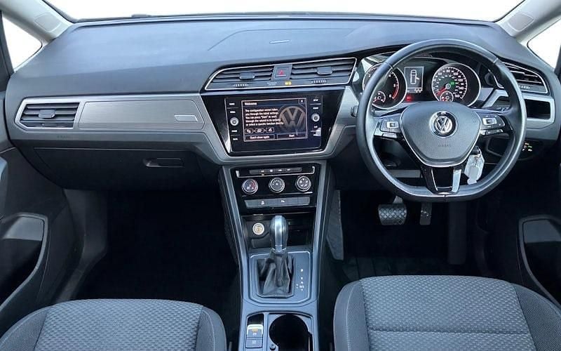 Used VW Touran SE 116 HP (85 kW) 2018 White MPV