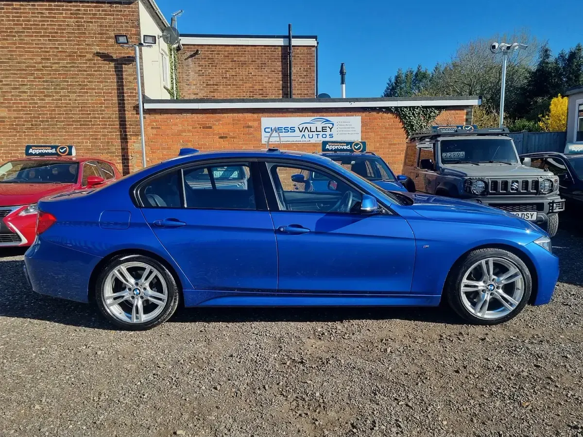 Begagnad BMW 325 M Sport 218 HK (160 kW) 2014 Blå Sedan