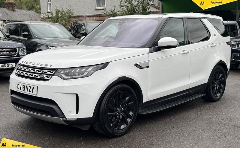 White Used 2019 Land Rover Discovery 5 HSE SUV | £24,995 (Good price) - Image 1/4