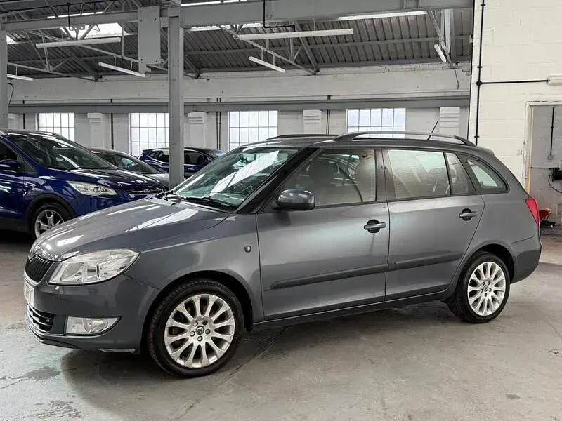 Used Skoda Fabia Elegance 105 HP (77 kW) 2012 Grey Estate