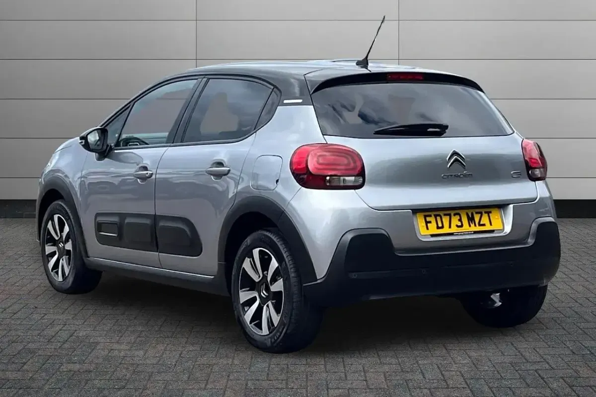 Used Citroën C3 PureTech 83 HP (61 kW) 2023 Cumulus grey Hatchback